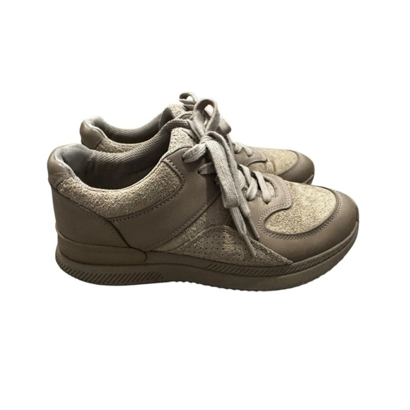 Everlane Tread Trainer Athletic Sneaker Unisex Women’s 8 Men’s 6 Tan/ Cream - Picture 4 of 10